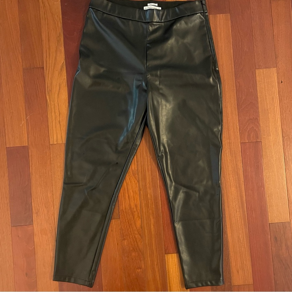 Abercrombie & Fitch Black Faux Leather Pants - Picture 2 of 9